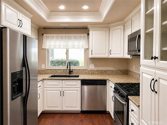2nd image of 190 W Grove St APT 2