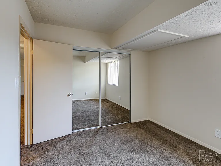 Glenview Apartments — Photo 113