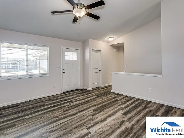 8721 E Chris Ct — Photo 4