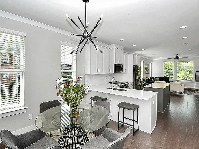1103 Shuman View Ct — Photo 9