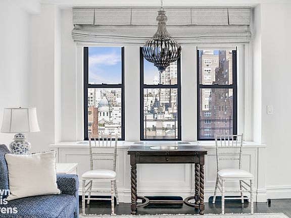 3rd image of 157 E 72nd St APT 10C