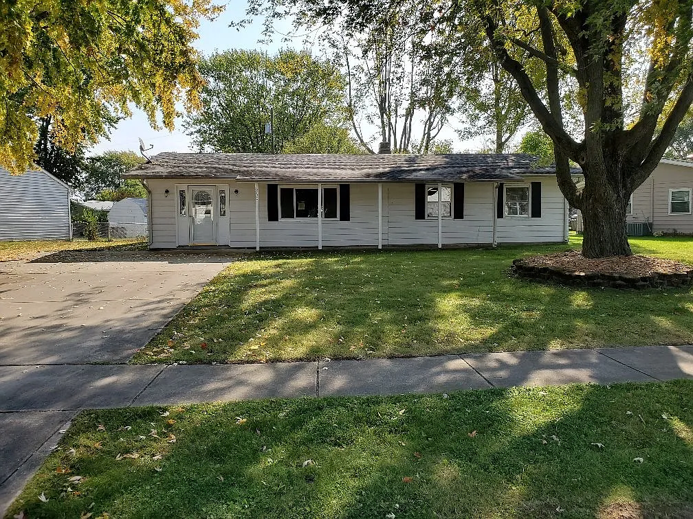 230 Devonshire Dr photo 1