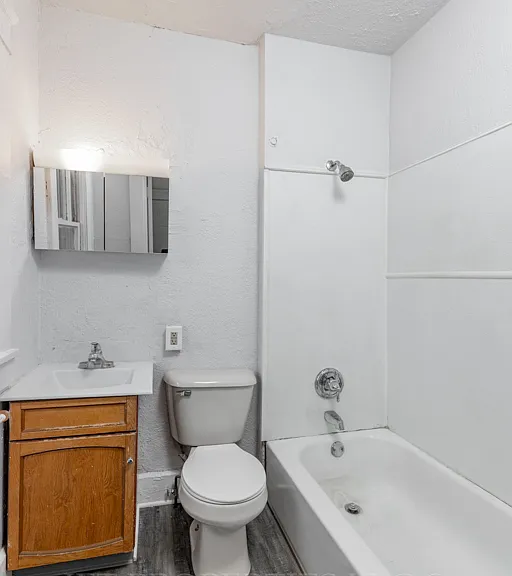 2248 2nd St NE #2248 — Photo 2