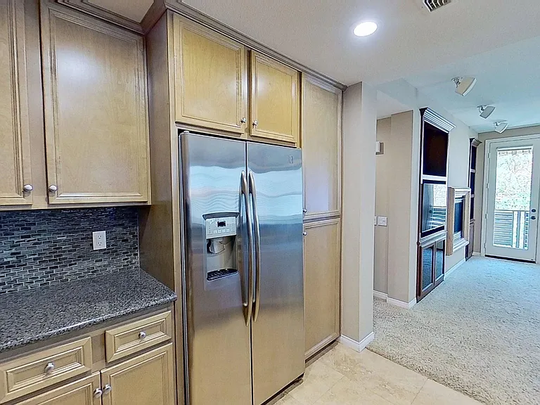 32 Meridian Dr — Photo 9