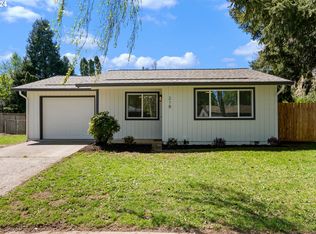 218 S 6th St, Jefferson, OR 97352