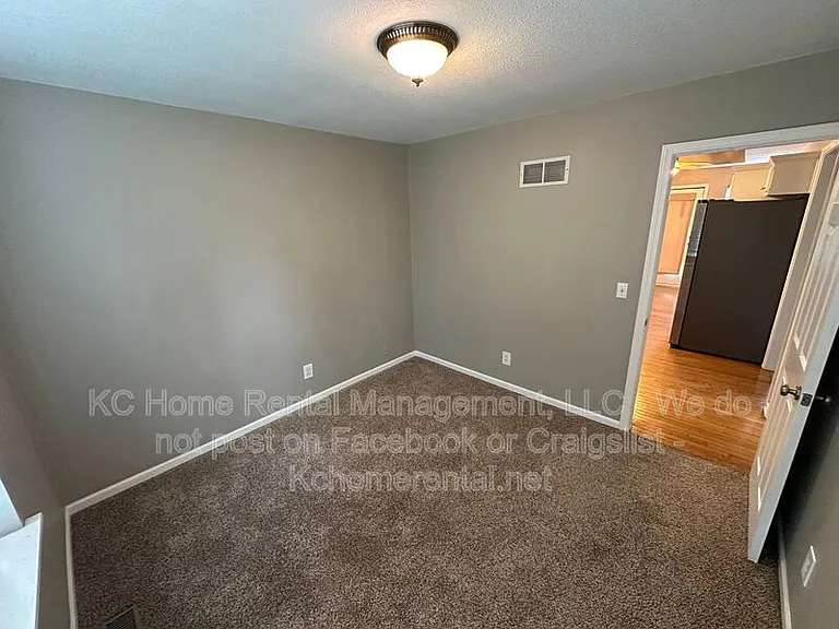11314 N Lewis Ave — Photo 17