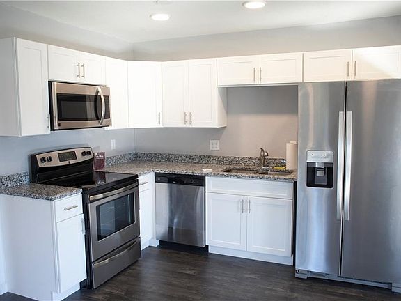 3rd image of 7121 Pomelo Dr
