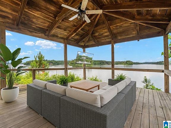 3rd image of 168 Layke Pointe