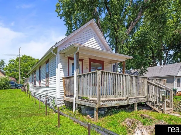3426 V St, Omaha, NE 68107