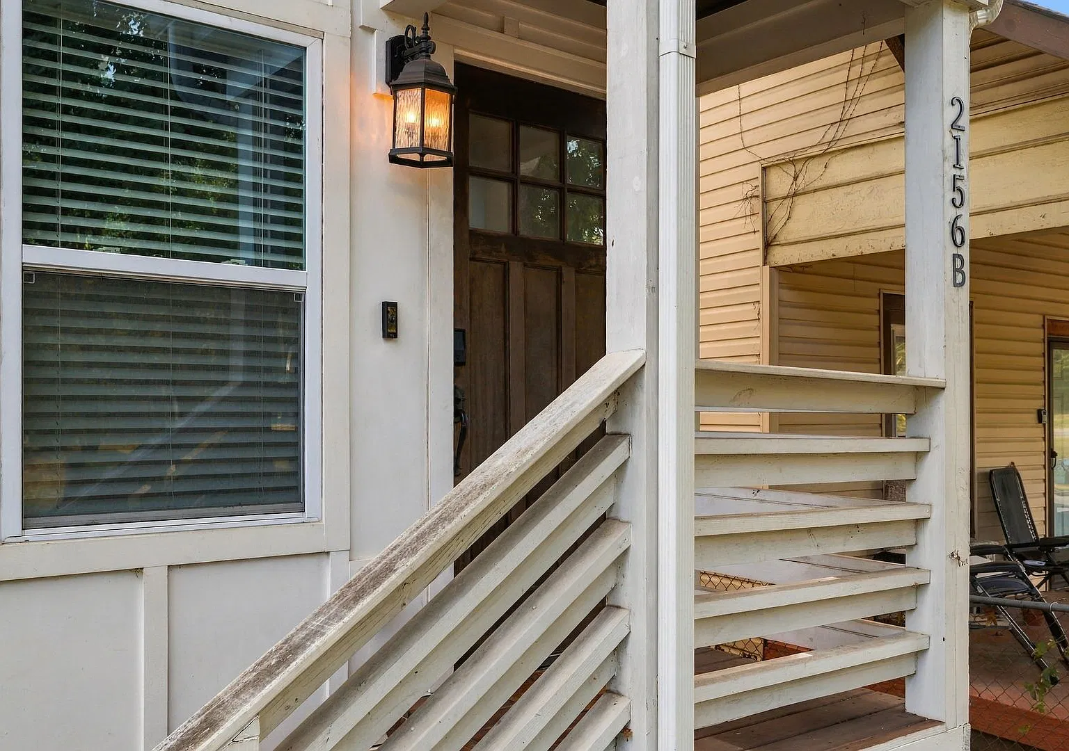 Modern Woodbine Home | 3BR/3BA | Private Yard & TWO Balconies — Photo 3