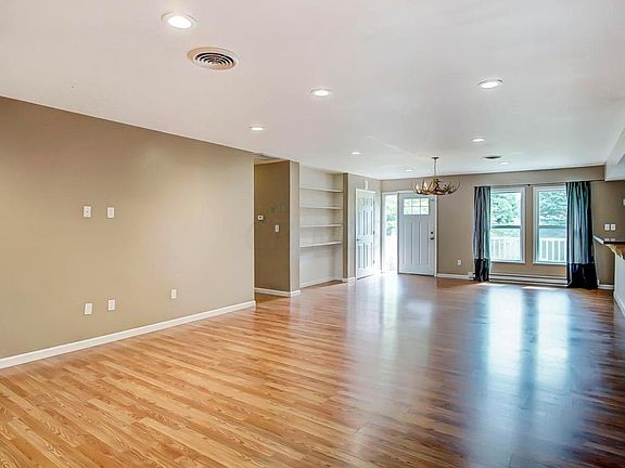 3rd image of 344 Westwood Dr SW #28