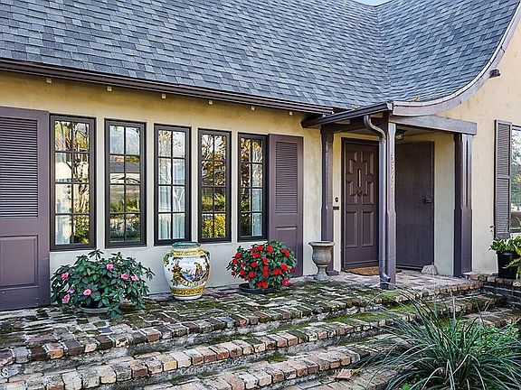 3rd image of 3364 Yorkshire Rd