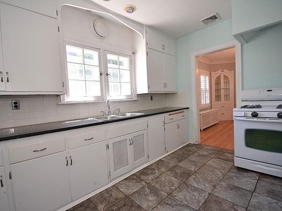 4th image of 120 W Wilbur Ave