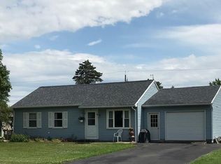 91 Seneca Dr, Canandaigua, NY 14424