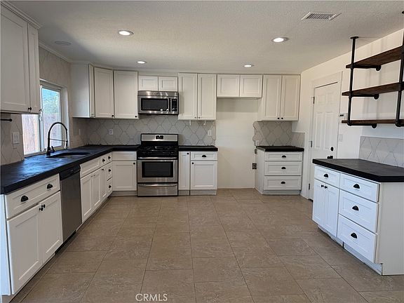 4th image of 21360 Sandia Rd