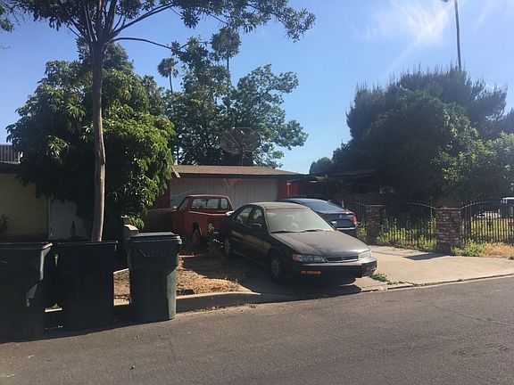 2nd image of 1404 E Sunset Hill Dr