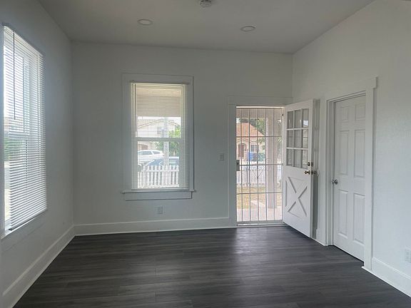 2nd image of 1017 W Grand Ave APT A