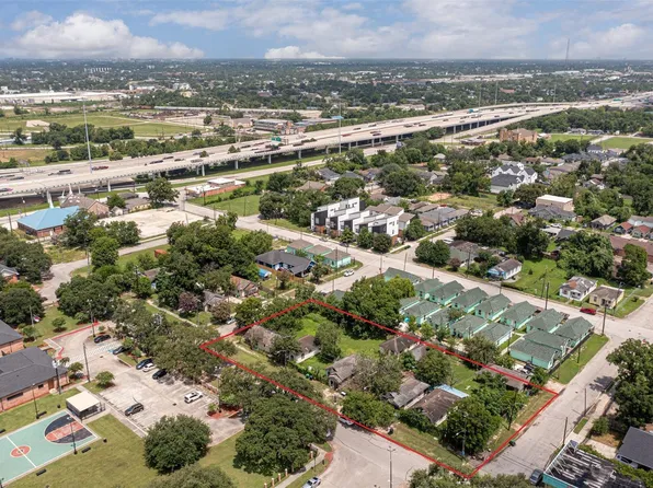 1202 Bayou St, Houston, TX 77020