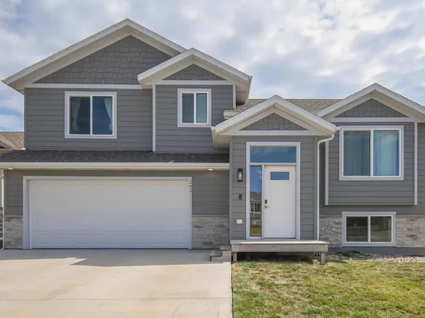 202 Creekside Ave, Harrisburg, SD 57032