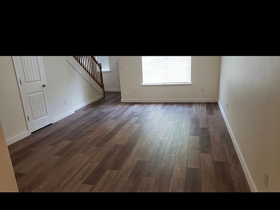 3rd image of 525 Barretta St