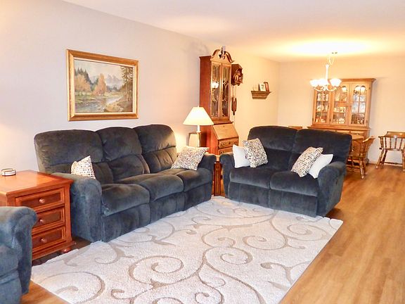 5th image of 440 E Montrose Ave APT 412