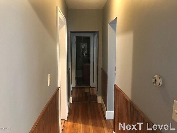 5th image of 1721 Nelson Ave SE
