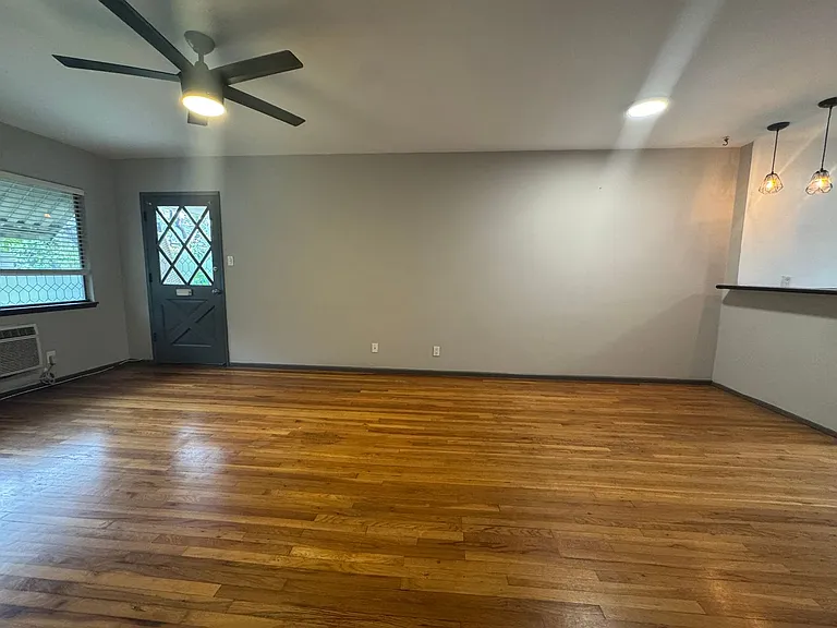 12157 Chandler Blvd — Photo 6