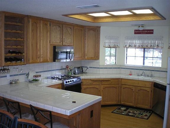 2nd image of 1220 E Omaha Ave