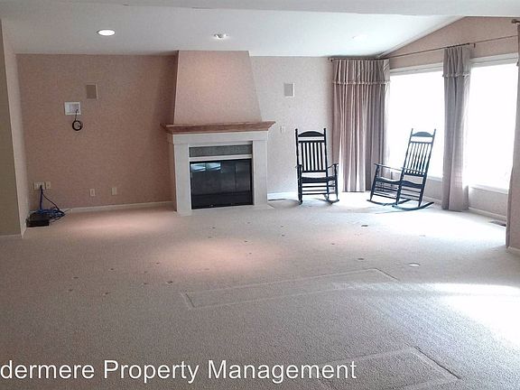 3rd image of 1861 Fairway Dr