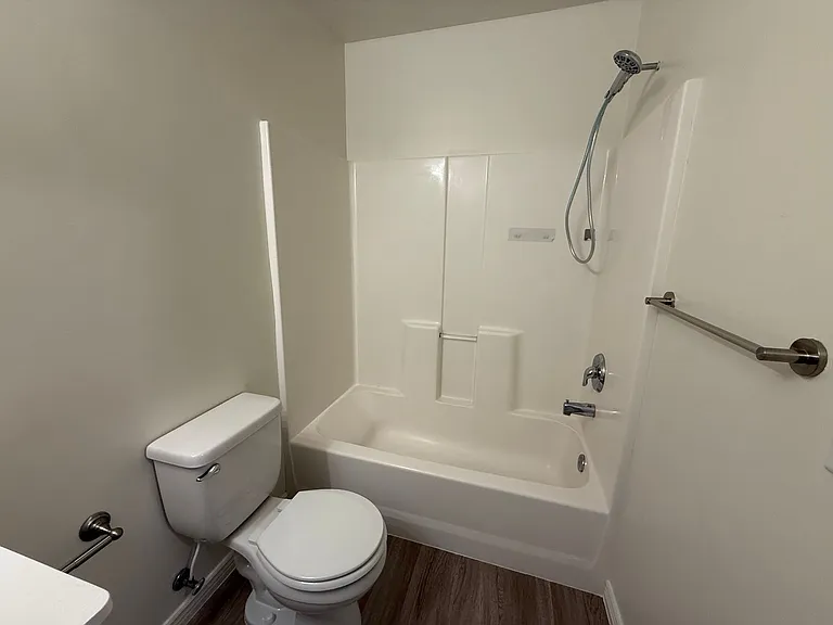 1000 E Bluffview Dr #118 — Photo 17