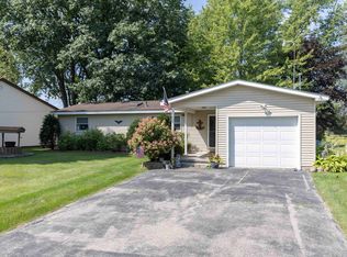 4157 N Beach St, Sanford, MI 48657