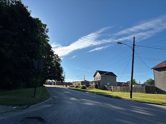4th image of 874 S Jenkins Blvd
