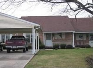 1182 Westgate Dr, Chambersburg, PA 17201