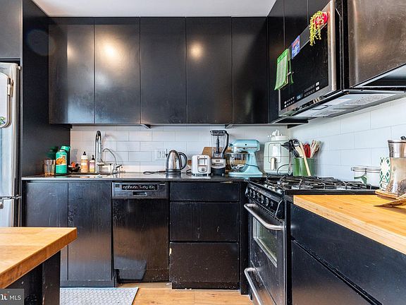 4th image of 2228 Frankford Ave #2A