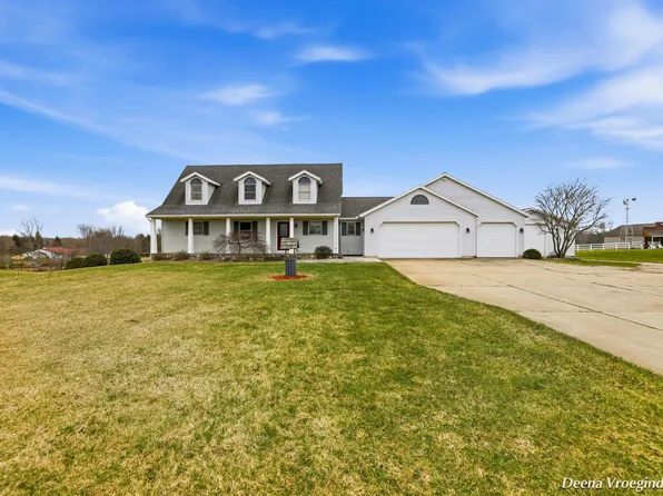 914 Jackson St SW, Grandville, MI 49418