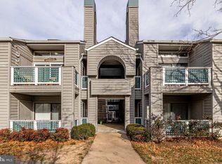 11739 Summerchase Cir APT A, Reston, VA 20194