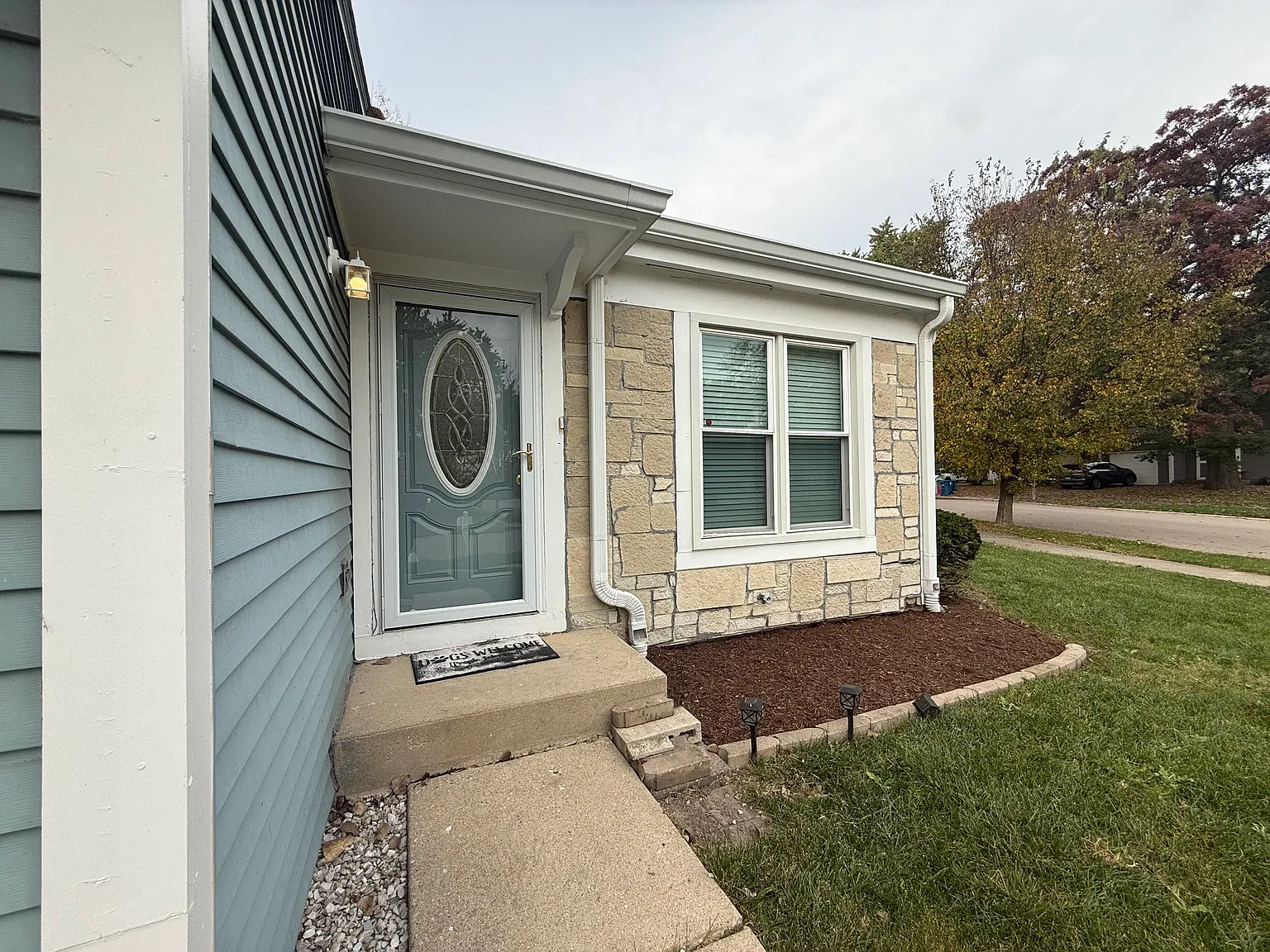 3 bed, 1600 sqft, $3,000 — Photo 2