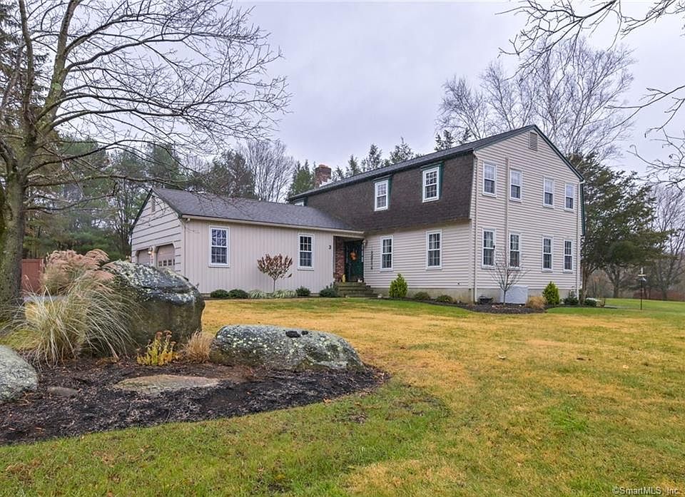 2nd image of 3 Pilgrim Ln