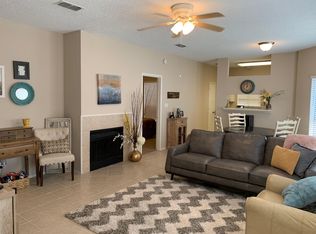 727 Normandy Dr, Euless, TX 76039