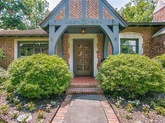 3rd image of 6834 Lakeshore Dr