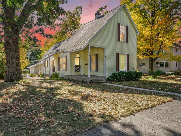 217 W 16th St, Traverse City, MI 49684