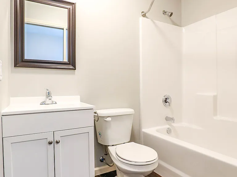 600 E Harrison St — Photo 10
