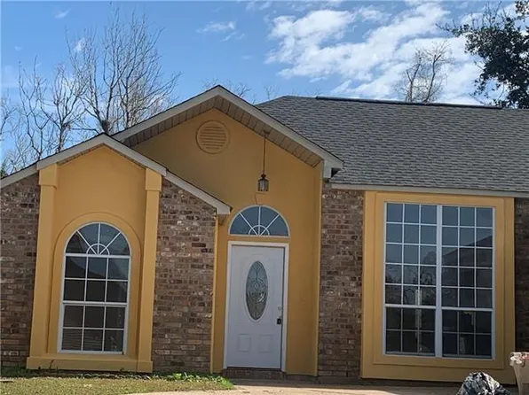 1900 English Colony Dr, La Place, LA 70068