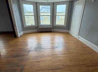 190 College St APT 2F, Lewiston, ME 04240
