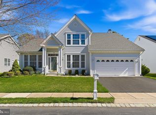 4 Swan Lake Ct, Barnegat, NJ 08005