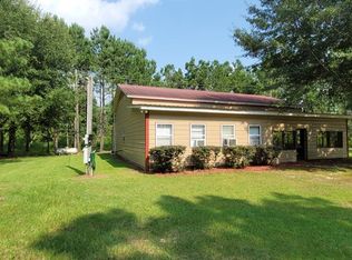 113 Lakeview Dr, Fort Gaines, GA 39851