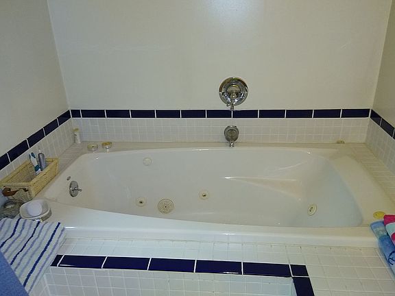 4th image of 5156 Sky Dr NW