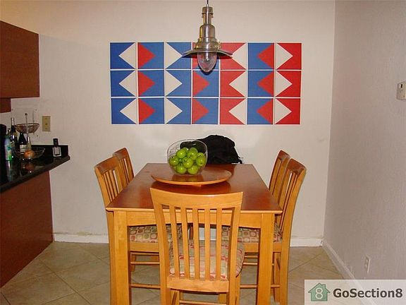4th image of 4013 N University Dr #105