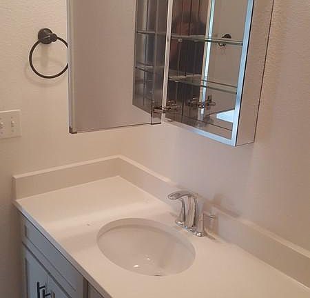 5th image of 2075 N Cambridge Ave #404