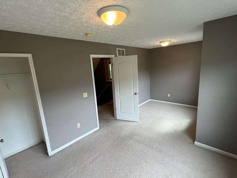 2494 Cedar Creek Ln — Photo 33
